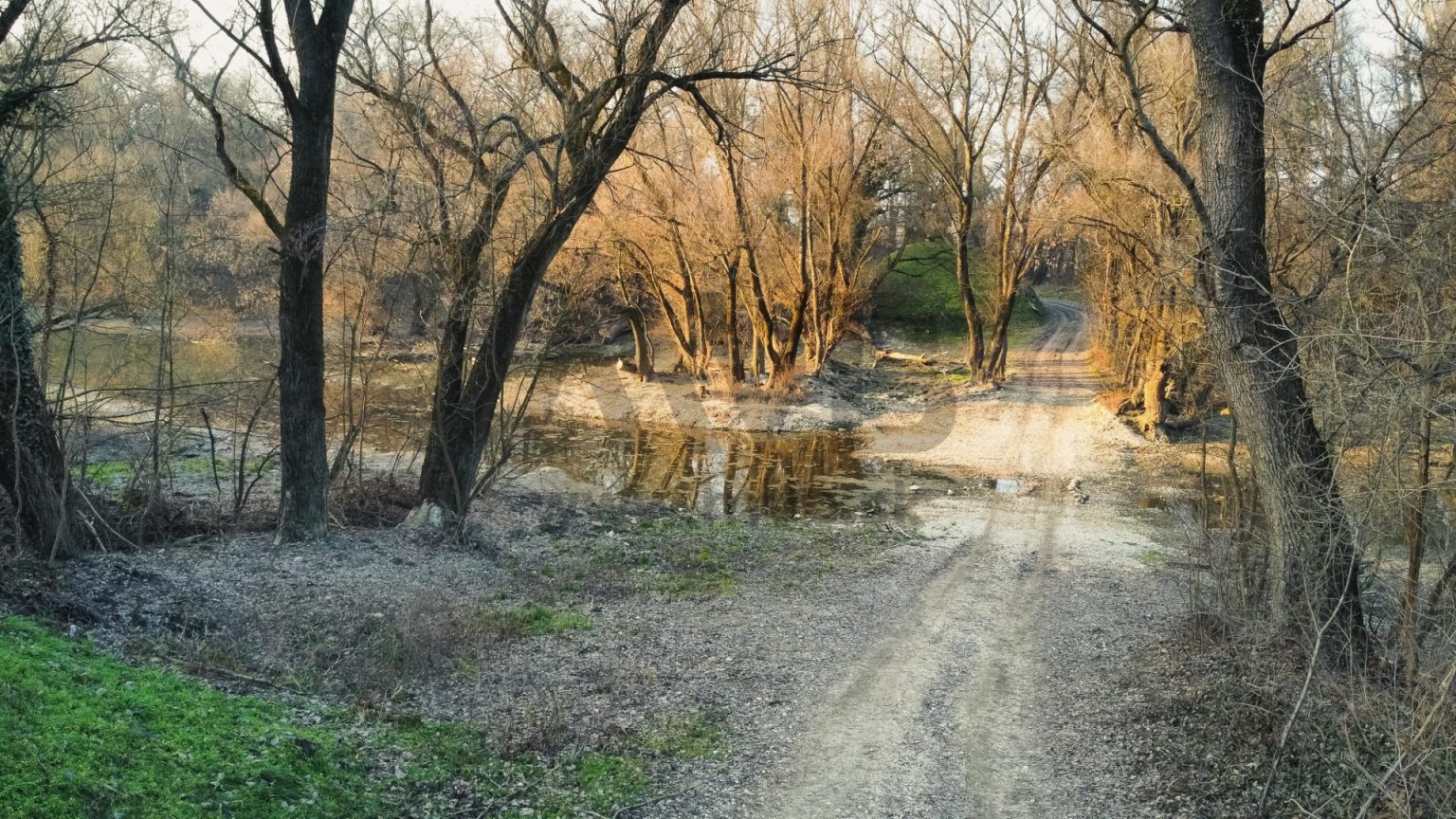 STAVEBNÝ POZEMOK DÉL-KOMÁROM (MAĎARSKO) — fotografia