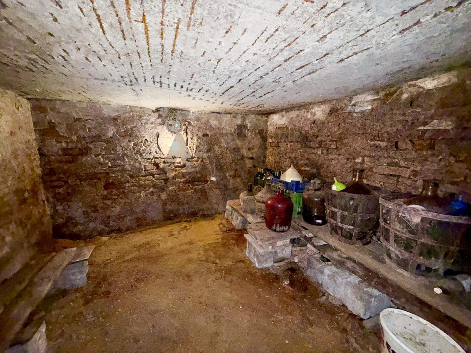 VINNÁ PIVNICA S VINICOU | ABA | OKRES KOMÁRNO — fotografia