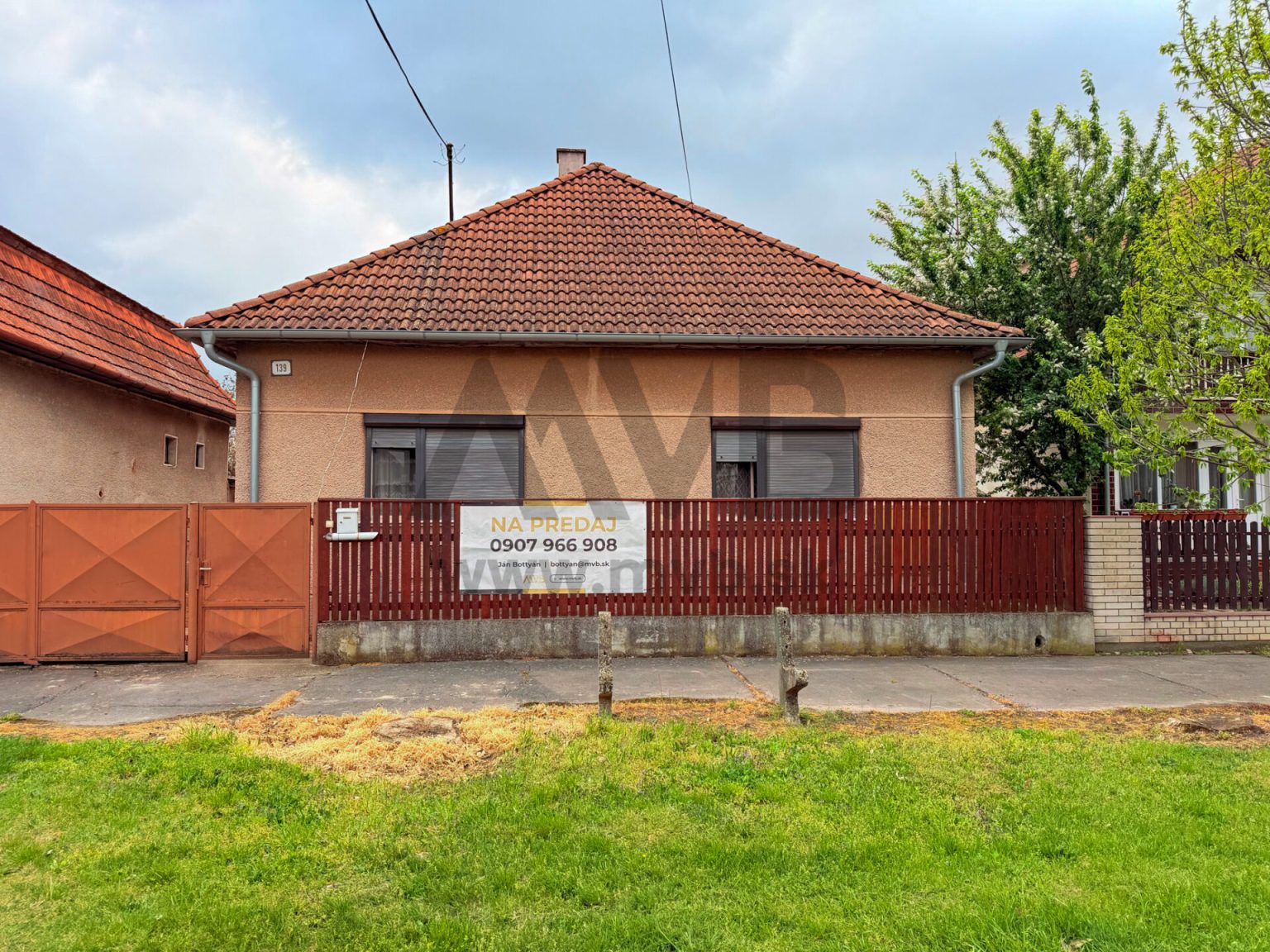 RODINNÝ DOM IBA 250 METROV OD DUNAJA | MOČA | OKRES KOMÁRNO — fotografia