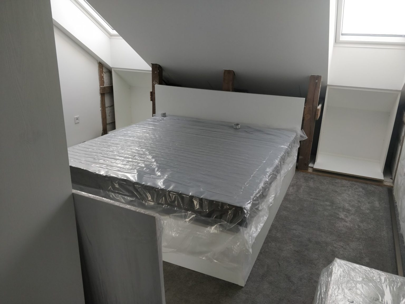 VÝNIMOČNÝ VEĽKOMETRÁŽNY 6-IZBOVÝ PODKROVNÝ BYT S TERASOU A 2 PARKOVACÍMI MIESTAMI | KOMÁRNO | DUNAJSKÉ NÁBREŽIE — fotografia