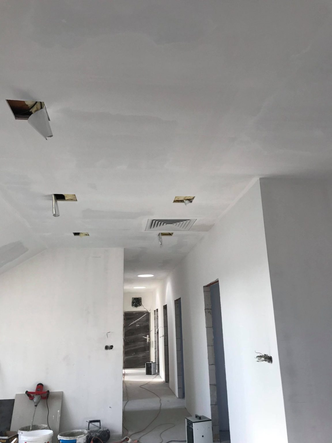 VÝNIMOČNÝ VEĽKOMETRÁŽNY 6-IZBOVÝ PODKROVNÝ BYT S TERASOU A 2 PARKOVACÍMI MIESTAMI | KOMÁRNO | DUNAJSKÉ NÁBREŽIE — fotografia