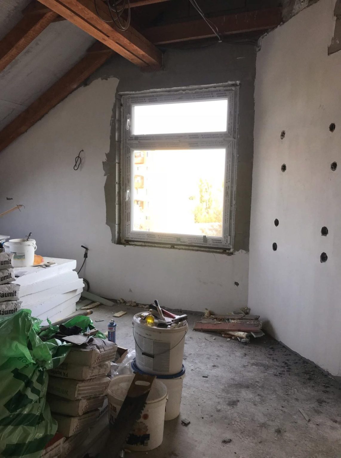 VÝNIMOČNÝ VEĽKOMETRÁŽNY 6-IZBOVÝ PODKROVNÝ BYT S TERASOU A 2 PARKOVACÍMI MIESTAMI | KOMÁRNO | DUNAJSKÉ NÁBREŽIE — fotografia