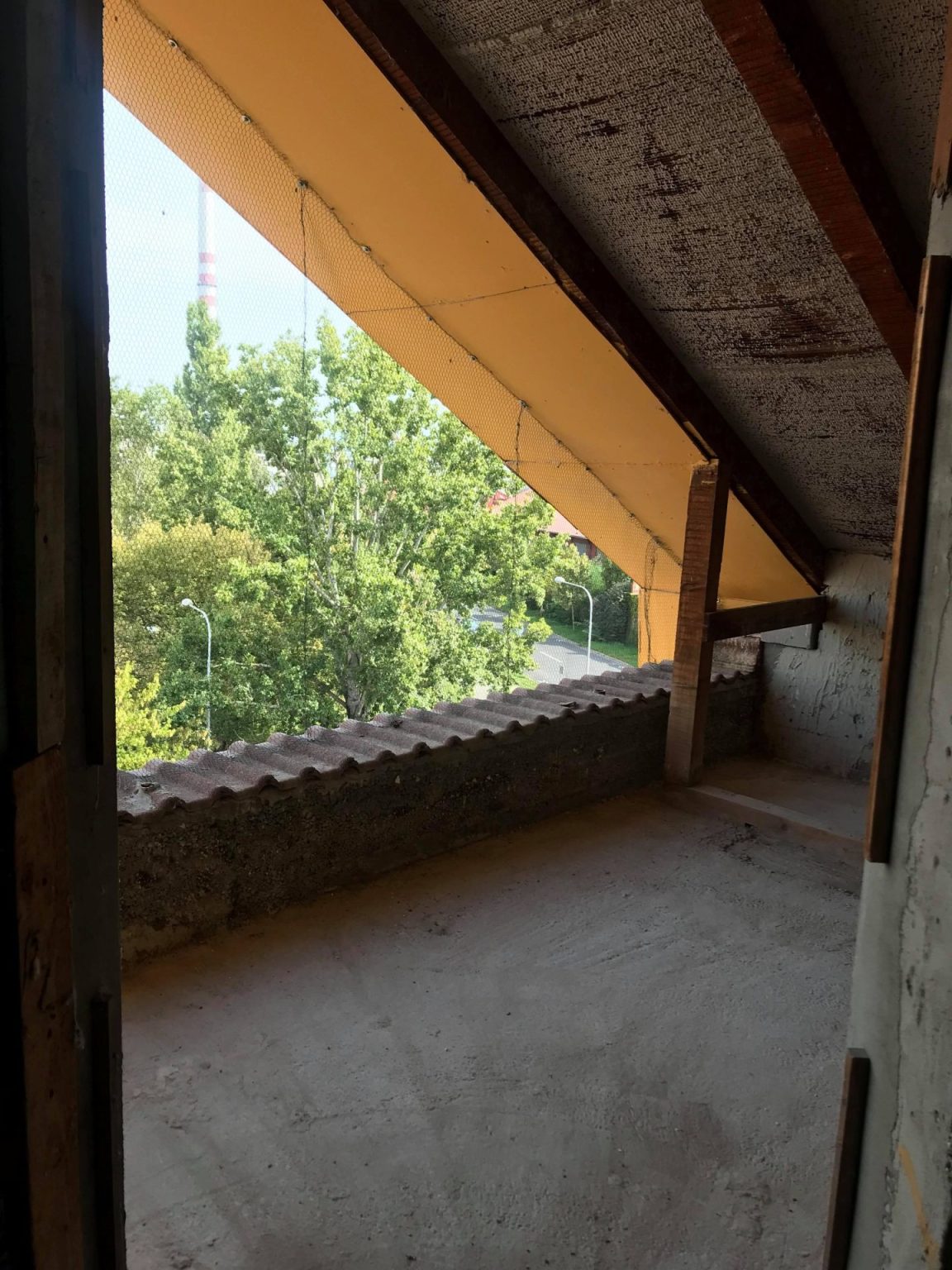 VÝNIMOČNÝ VEĽKOMETRÁŽNY 6-IZBOVÝ PODKROVNÝ BYT S TERASOU A 2 PARKOVACÍMI MIESTAMI | KOMÁRNO | DUNAJSKÉ NÁBREŽIE — fotografia