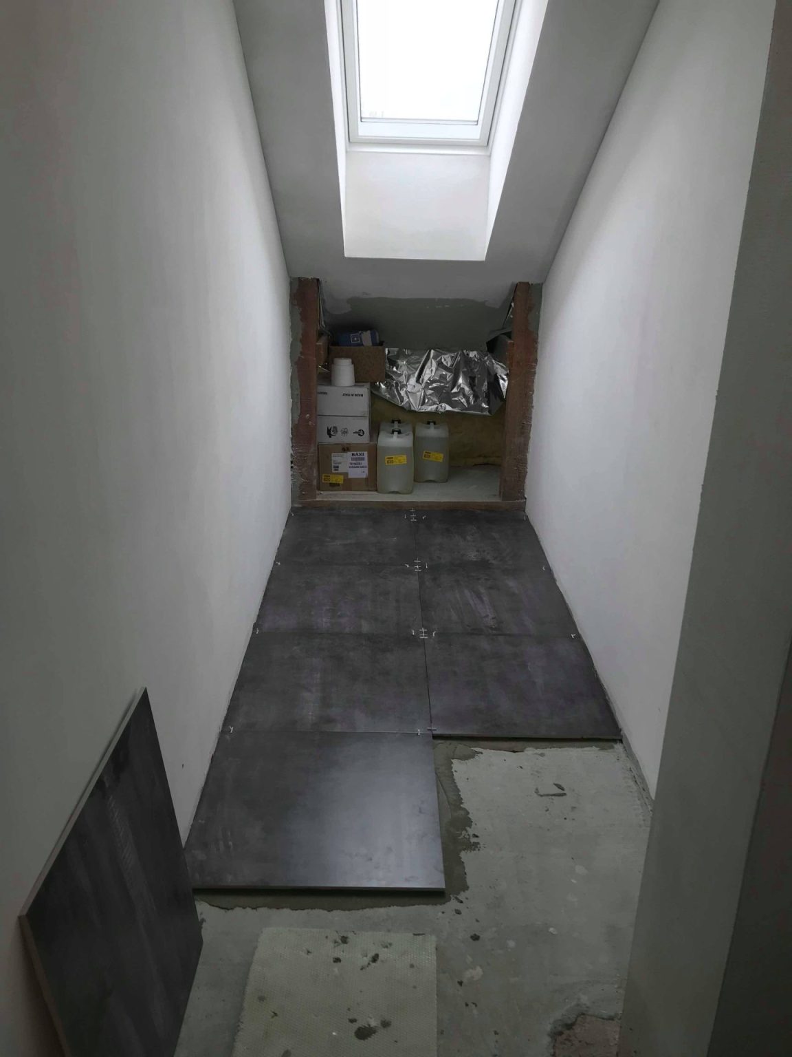 VÝNIMOČNÝ VEĽKOMETRÁŽNY 6-IZBOVÝ PODKROVNÝ BYT S TERASOU A 2 PARKOVACÍMI MIESTAMI | KOMÁRNO | DUNAJSKÉ NÁBREŽIE — fotografia