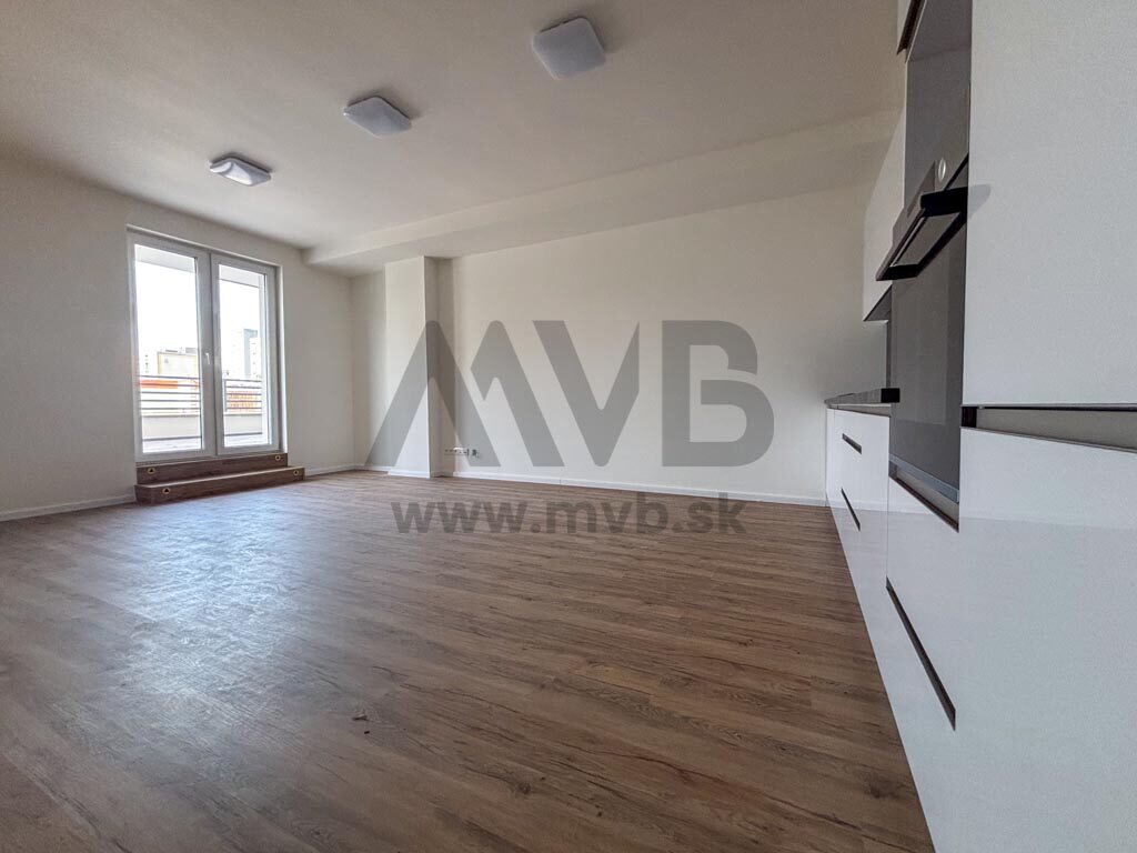 PRIESTRANNÝ 3-IZBOVÝ BYT S VEĽKOU TERASOU V NOVSTAVBE STAR RESIDENCE | NOVÉ ZÁMKY — fotografia