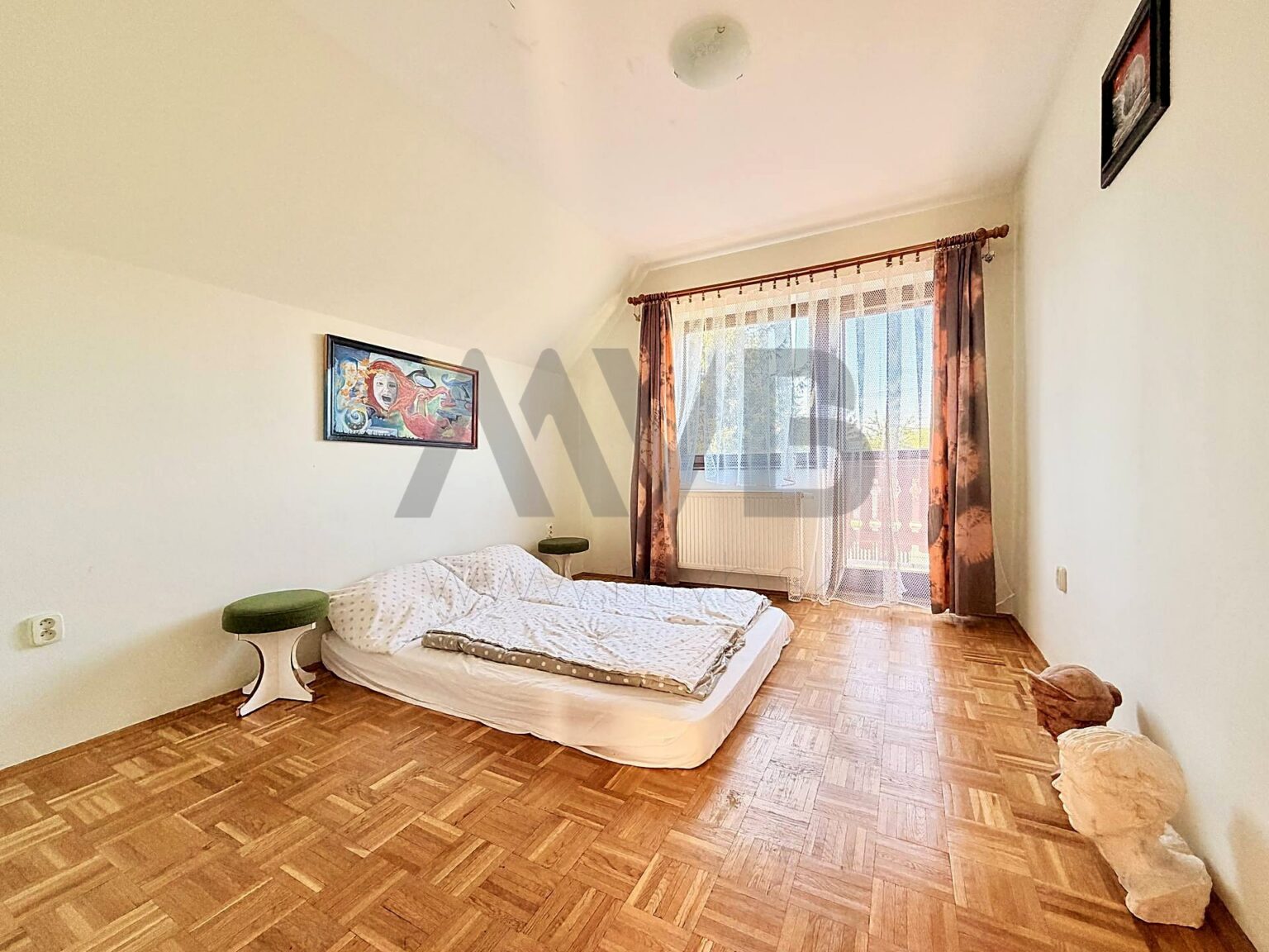 4-IZBOVÝ POSCHODOVÝ RODINNÝ DOM S GARÁŽOU A PIVNICOU | CHOTÍN | OKRES KOMÁRNO — fotografia